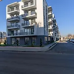 Matisse Coresi With Free Private Parking Apartment