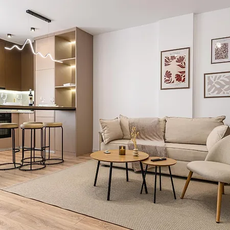 Apartment Matisse Coresi With Free Private Parking *