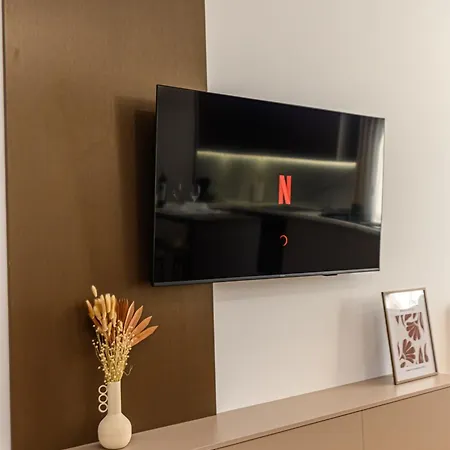 Apartment Matisse Coresi With Free Private Parking