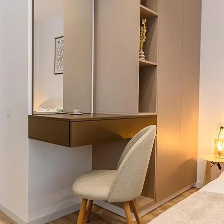 Matisse Coresi With Free Private Parking Apartment *