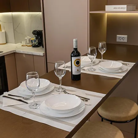 Matisse Coresi With Free Private Parking Apartment