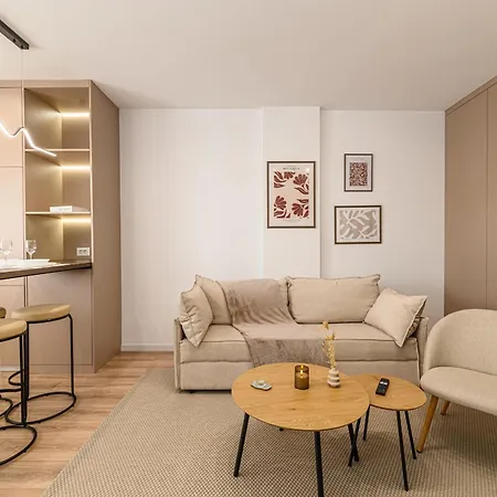 Apartment Matisse Coresi With Free Private Parking *