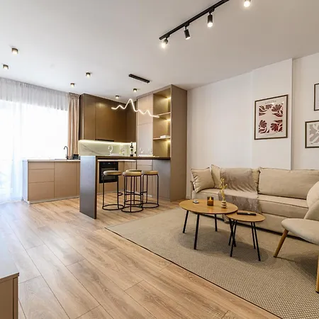 Apartment Matisse Coresi With Free Private Parking
