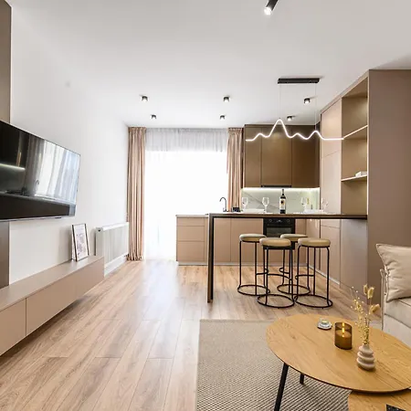 Apartment Matisse Coresi With Free Private Parking *