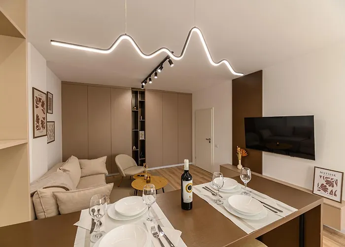 Matisse Coresi With Free Private Parking Apartment Brasov