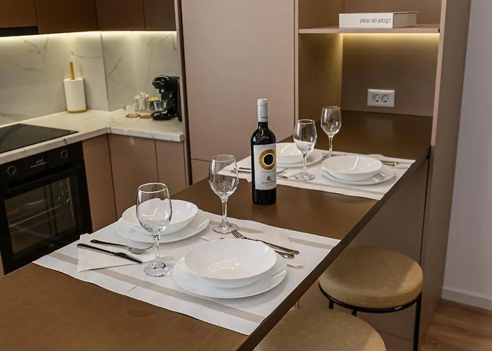 Matisse Coresi With Free Private Parking Apartment